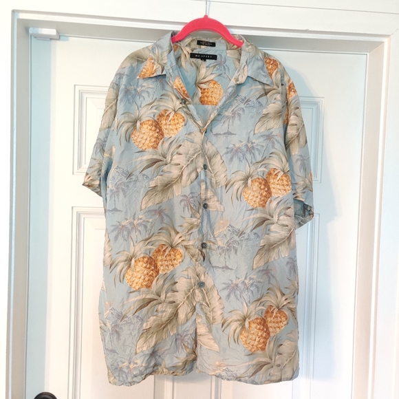 M.E. Sport Other - M.E. Sport lightweight button down shirt size Larg